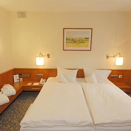 Balladins Superior Hotel Gutsmann باد برامشتيت الغرفة الصورة