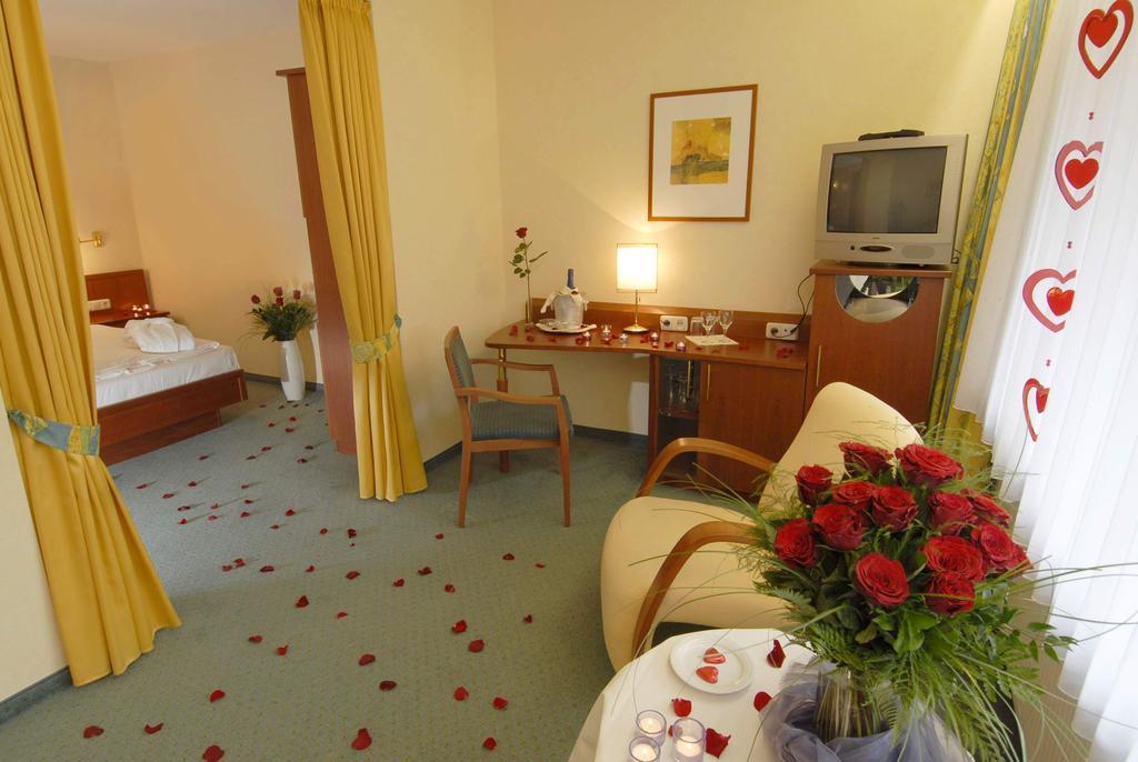 Balladins Superior Hotel Gutsmann باد برامشتيت الغرفة الصورة
