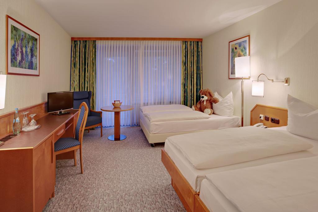 Balladins Superior Hotel Gutsmann باد برامشتيت الغرفة الصورة